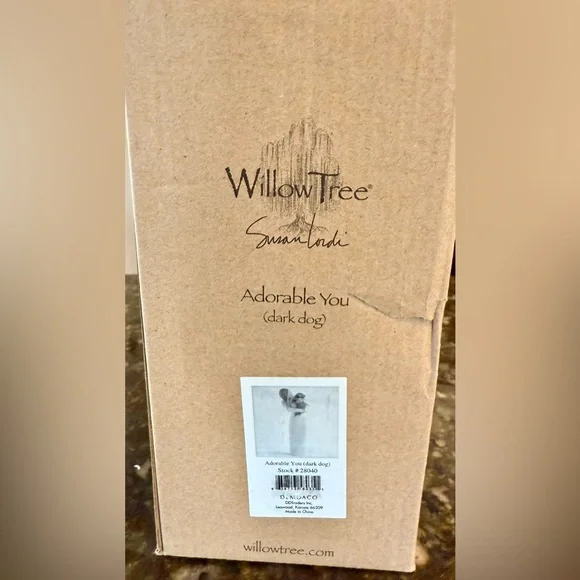 Willow Tree hand painted sculpture - Picture 7 of 12